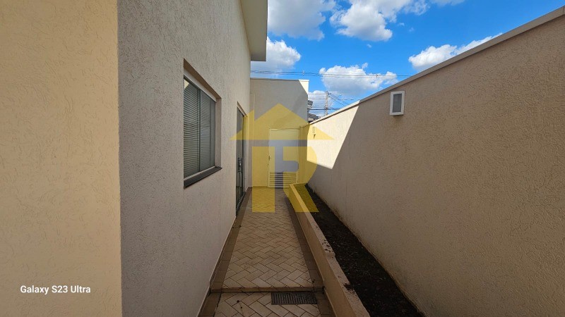 Casa de Condomínio com 3 quartos à venda, 150m² — foto 17 de 35