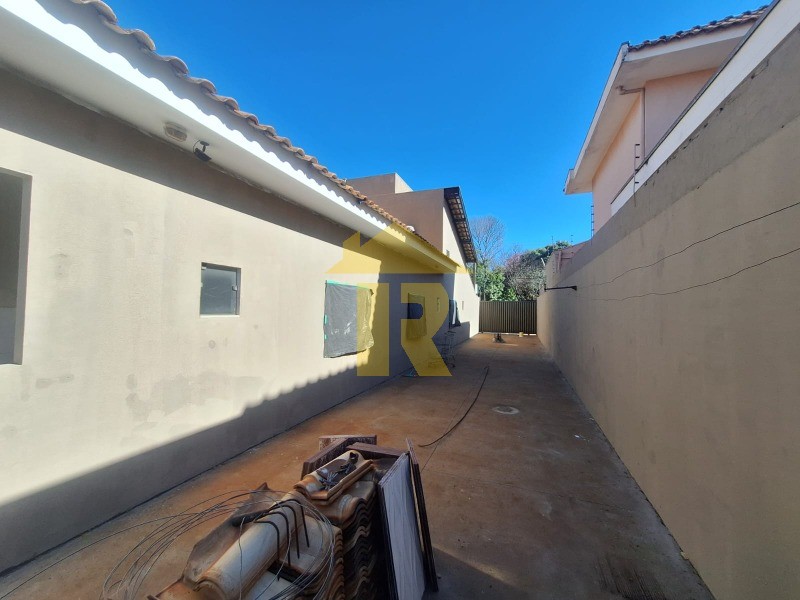 Casa com 3 quartos à venda e aluguel, 380m² — foto 22 de 29