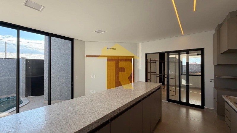 Casa de Condomínio com 3 quartos à venda, 189m² — foto 12 de 28