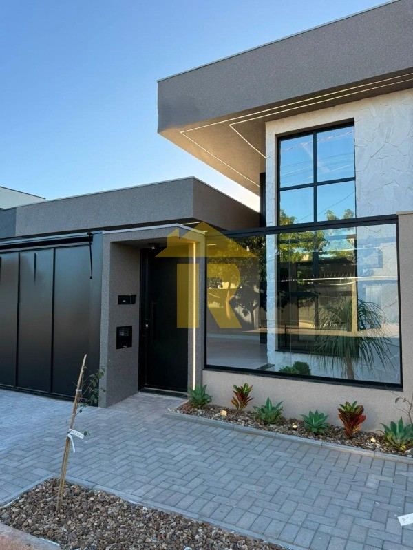 Casa com 3 quartos à venda, 125m² — foto 2 de 28