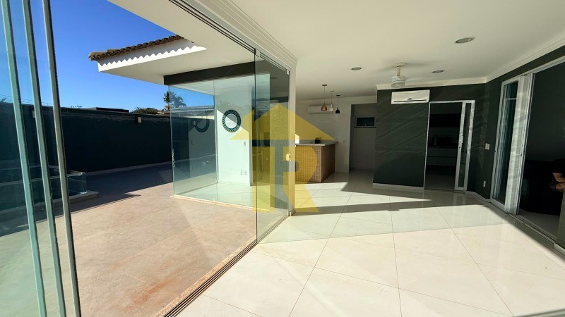 Casa de Condomínio com 3 quartos à venda, 240m² — foto 16 de 42