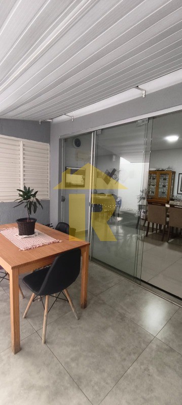 Casa de Condomínio com 3 quartos à venda, 188m² — foto 14 de 34