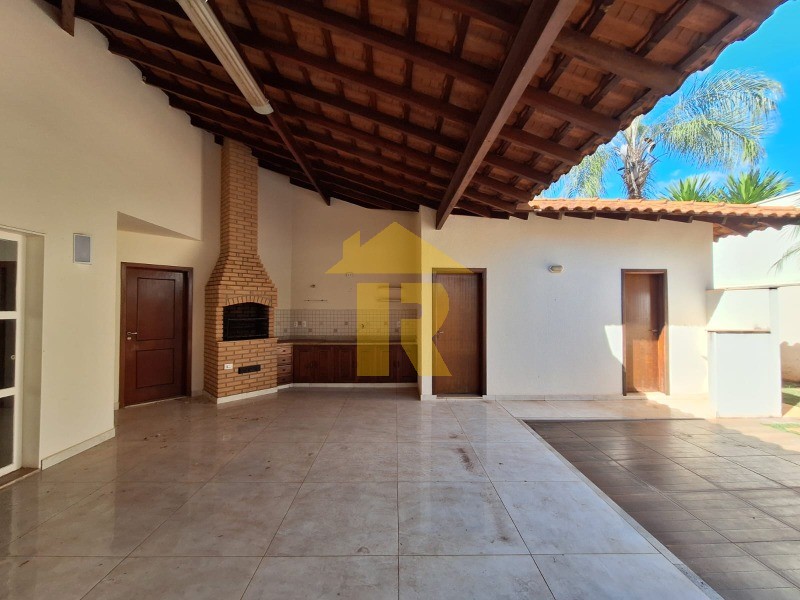 Casa de Condomínio com 3 quartos à venda e aluguel, 239m² — foto 9 de 20