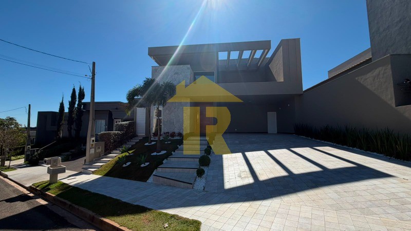 Casa de Condomínio com 3 quartos à venda, 300m² — foto 1 de 49