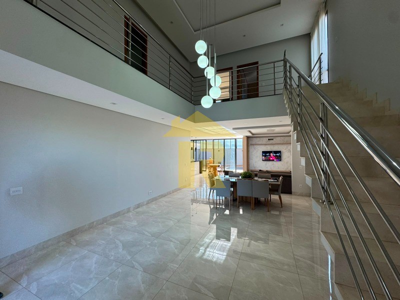 Casa de Condomínio com 3 quartos à venda, 330m² — foto 2 de 28