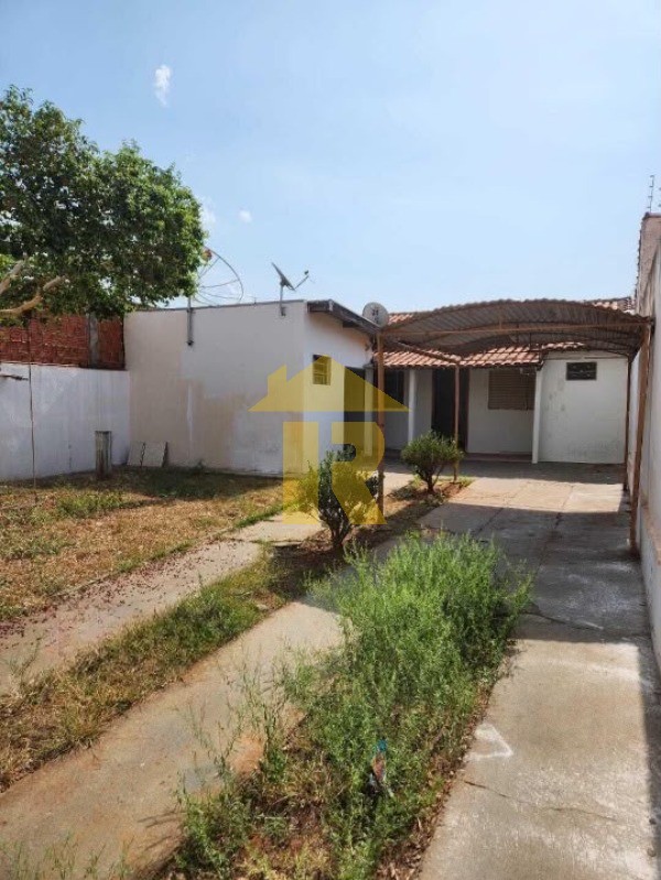 Casa com 2 quartos à venda, 70m² — foto 1 de 18