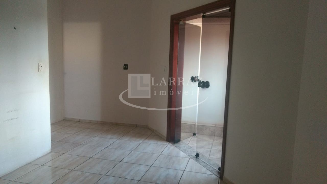Casa, 4 quartos, 238 m² - Foto 3