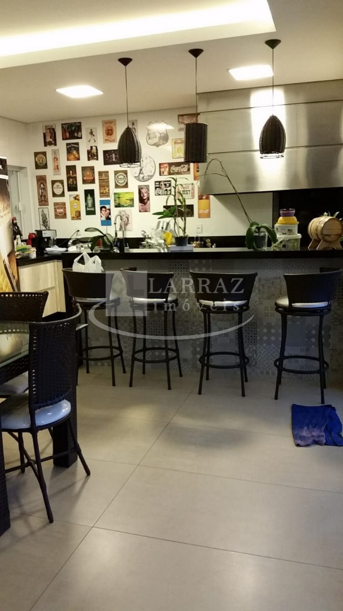Casa, 3 quartos, 330 m² - Foto 4