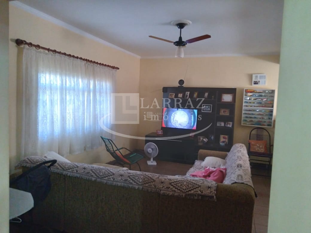 Casa, 3 quartos, 202 m² - Foto 1