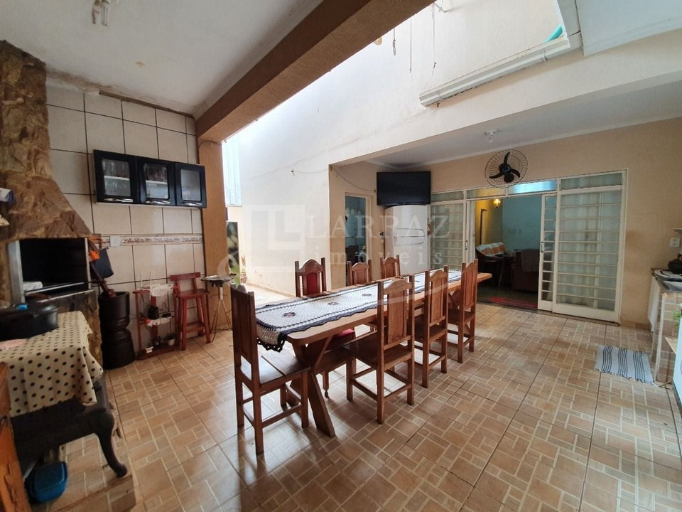 Casa, 3 quartos, 290 m² - Foto 1