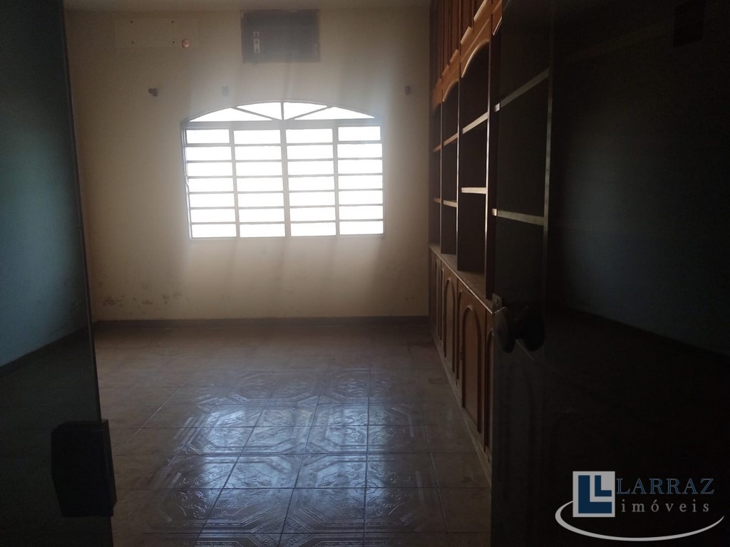 Casa, 3 quartos, 300 m² - Foto 1