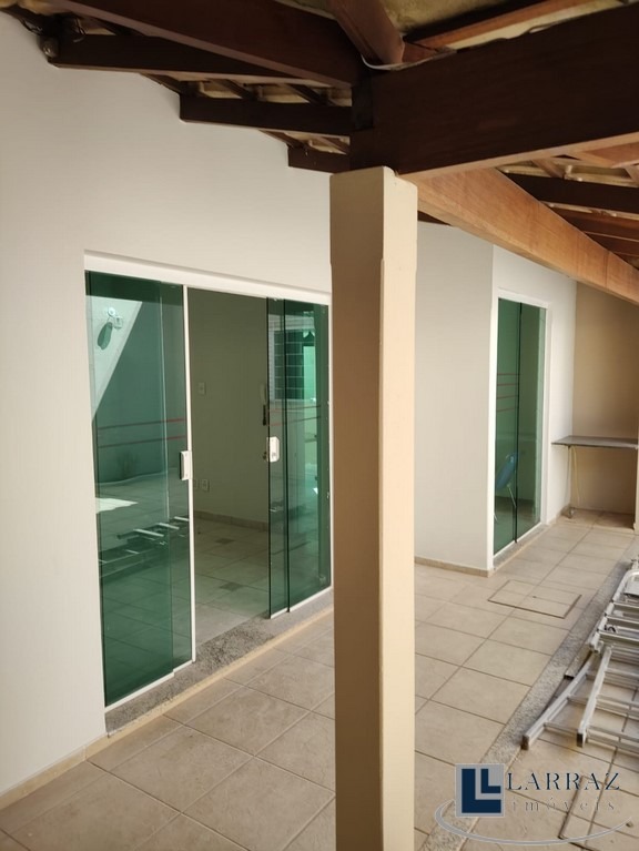 Casa, 3 quartos, 220 m² - Foto 2