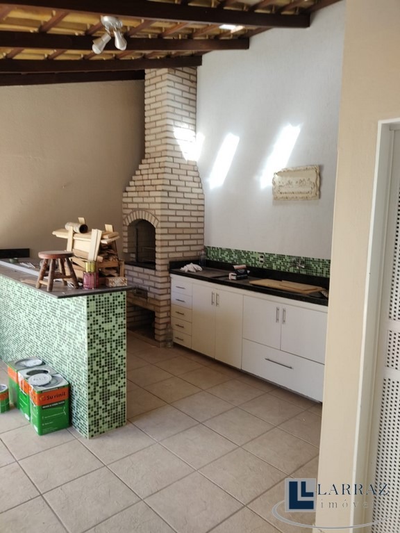 Casa, 3 quartos, 220 m² - Foto 1