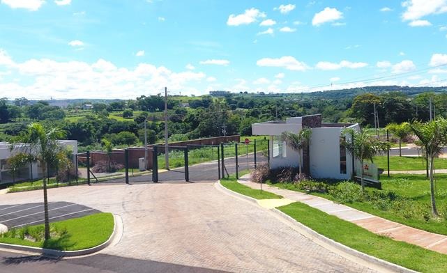 Loteamento e Condomínio, 339 m² - Foto 1