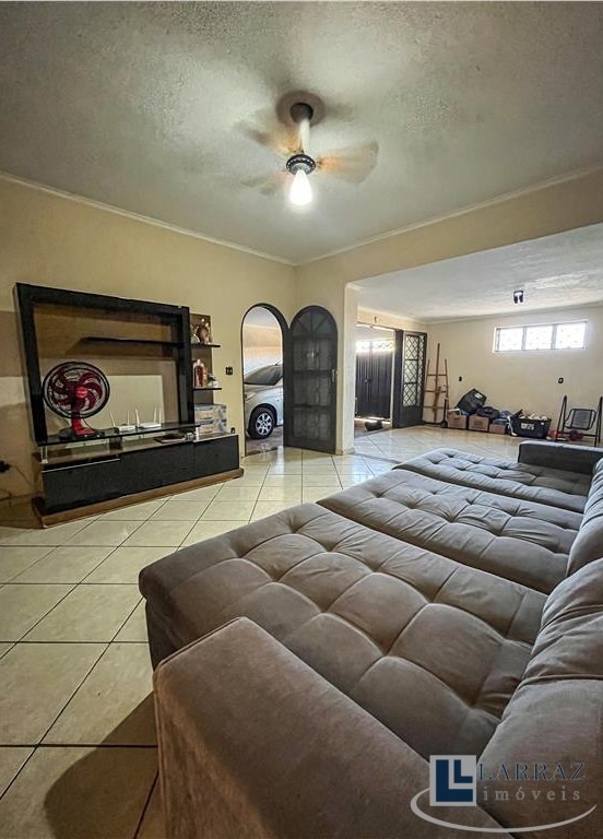 Casa, 2 quartos, 180 m² - Foto 1