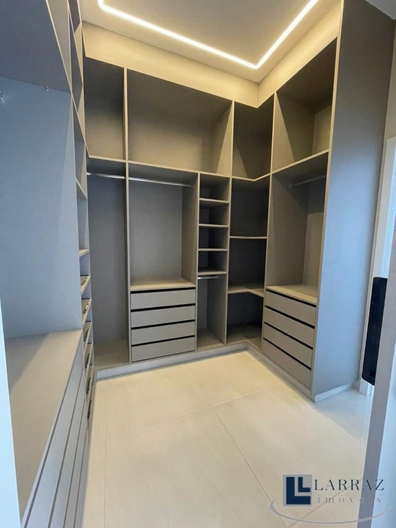 Casa, 3 quartos, 233 m² - Foto 9