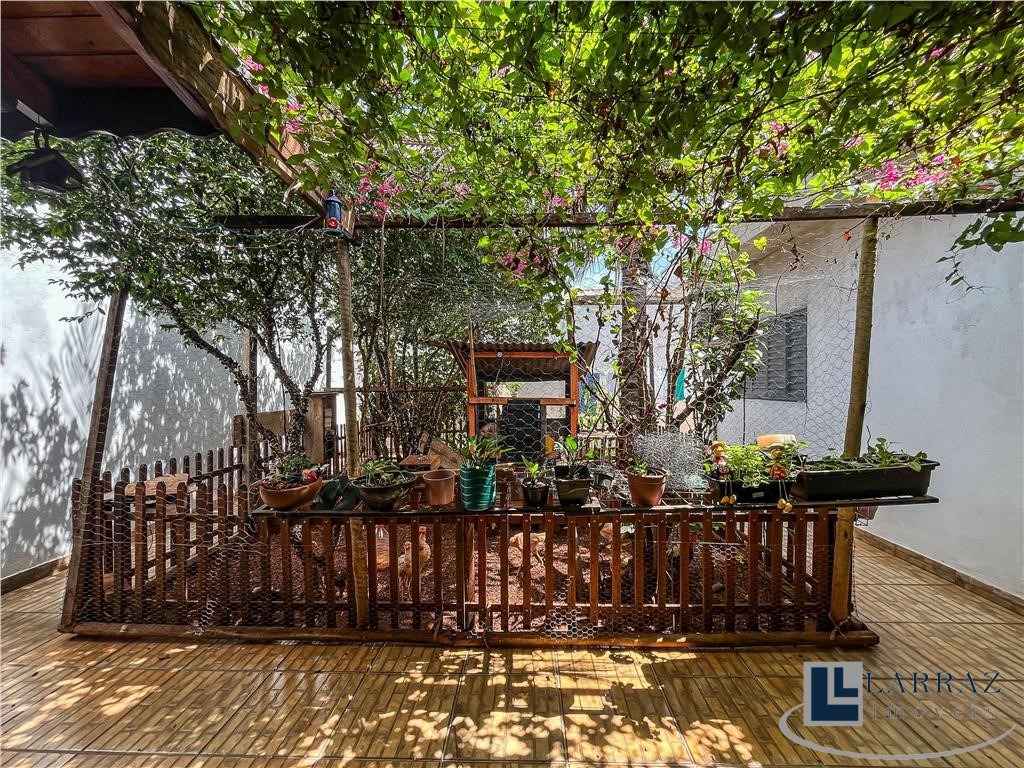 Casa, 3 quartos, 236 m² - Foto 2