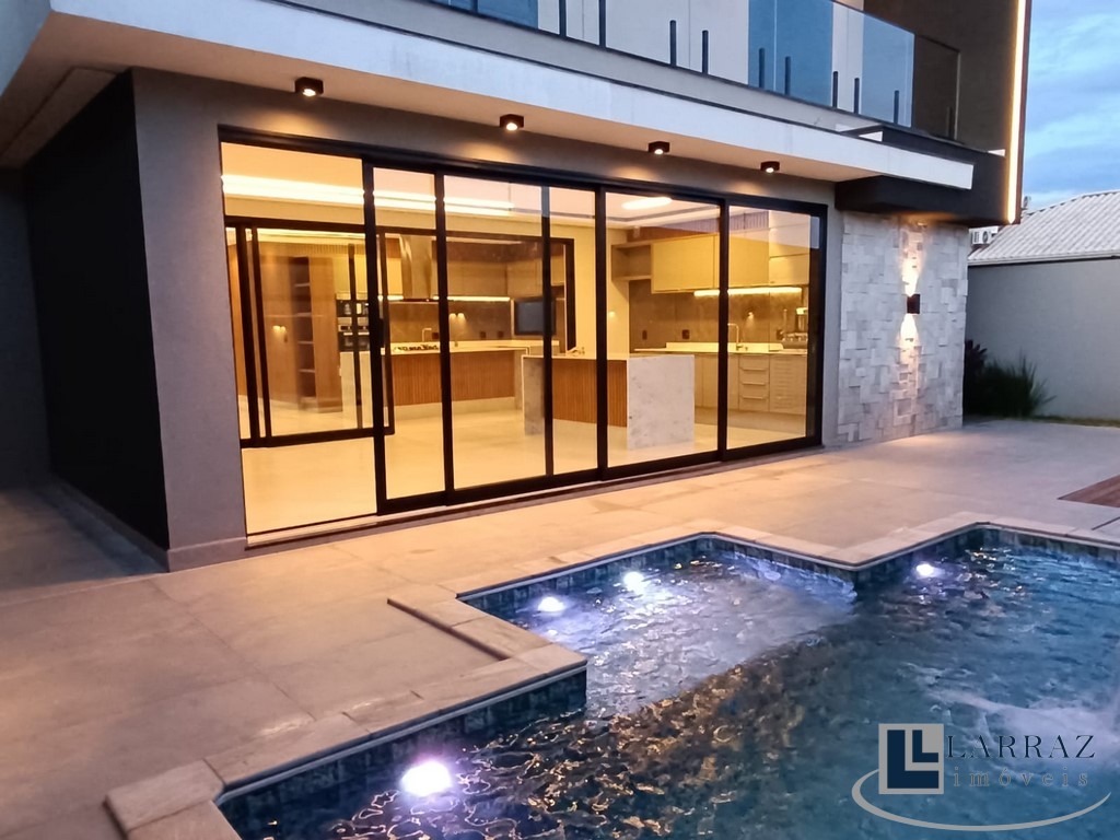 Casa, 3 quartos, 306 m² - Foto 1