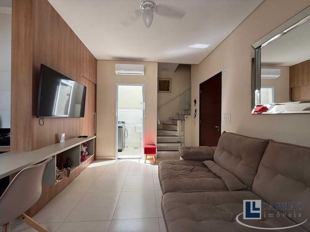 Casa, 2 quartos, 82 m² - Foto 1