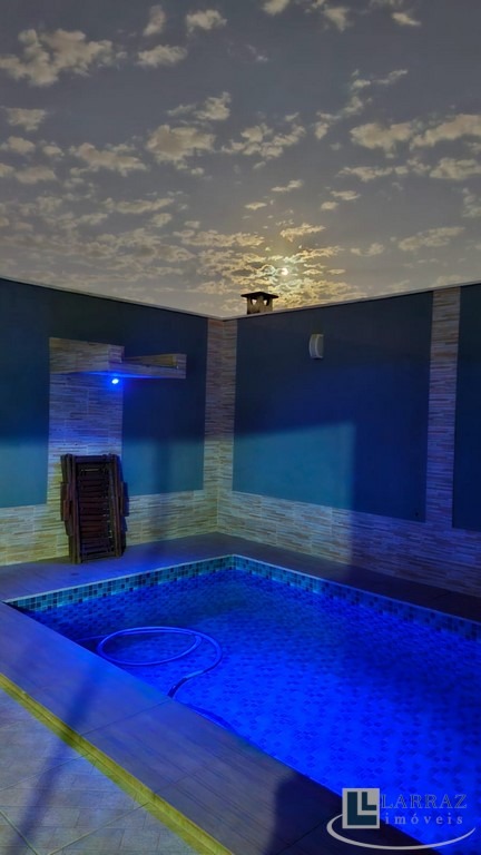 Casa, 3 quartos, 232 m² - Foto 1