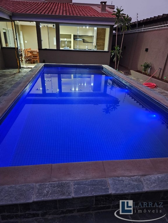 Casa, 3 quartos, 280 m² - Foto 1