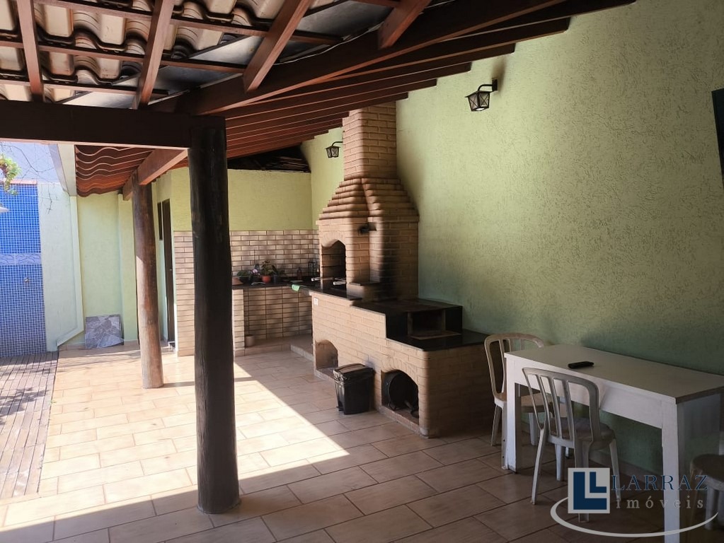 Casa, 3 quartos, 185 m² - Foto 1