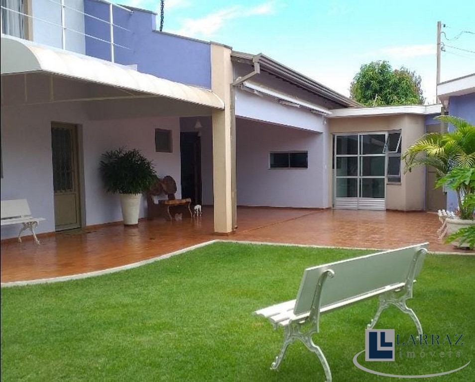 Casa, 5 quartos, 255 m² - Foto 1