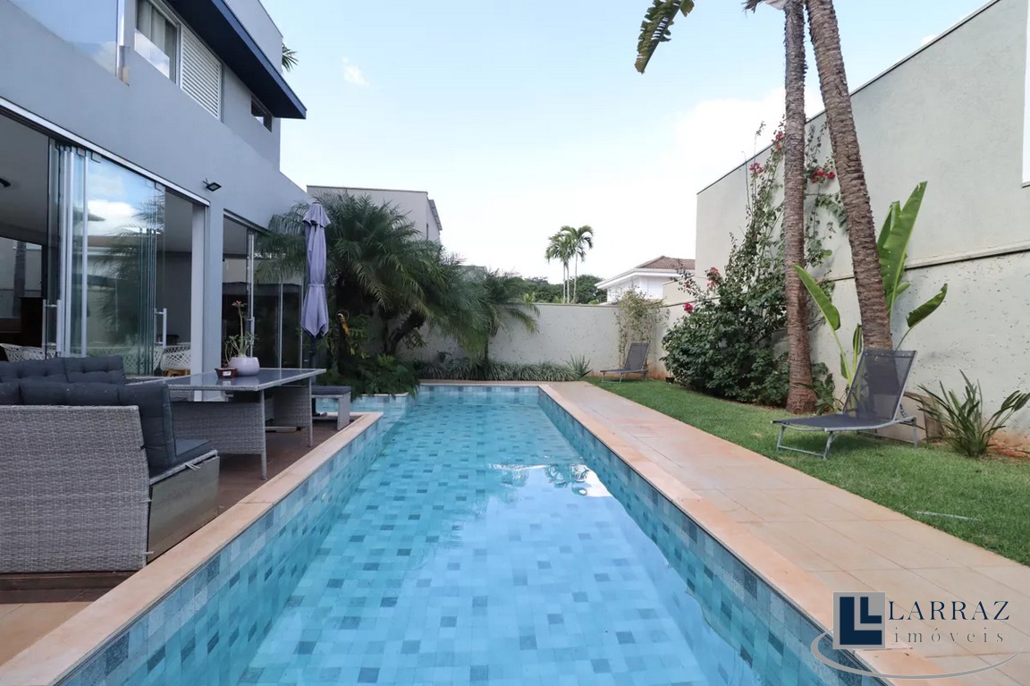 Casa, 4 quartos, 334 m² - Foto 1