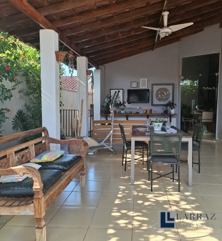 Casa, 3 quartos, 325 m² - Foto 2