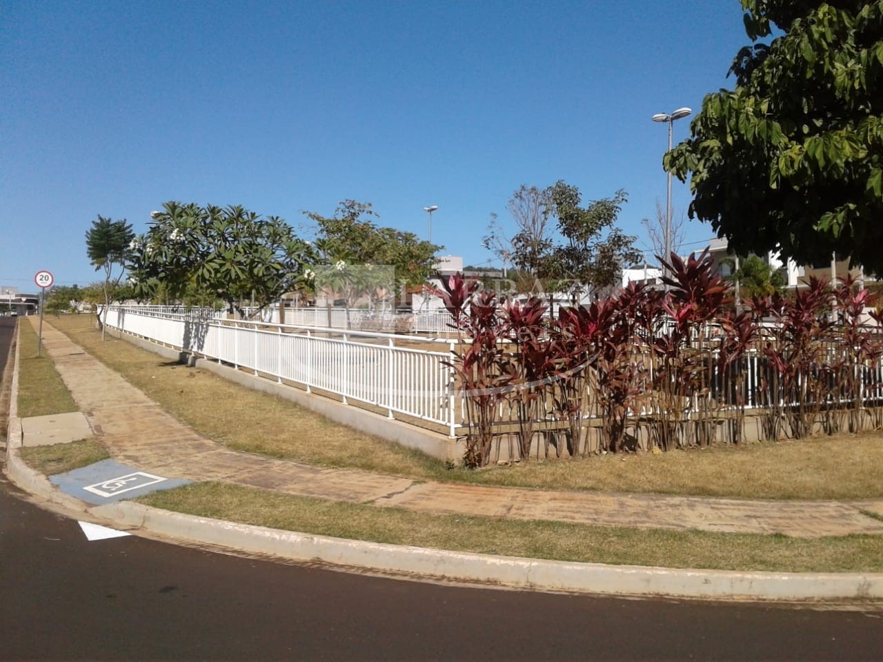 Terreno, 303 m² - Foto 15