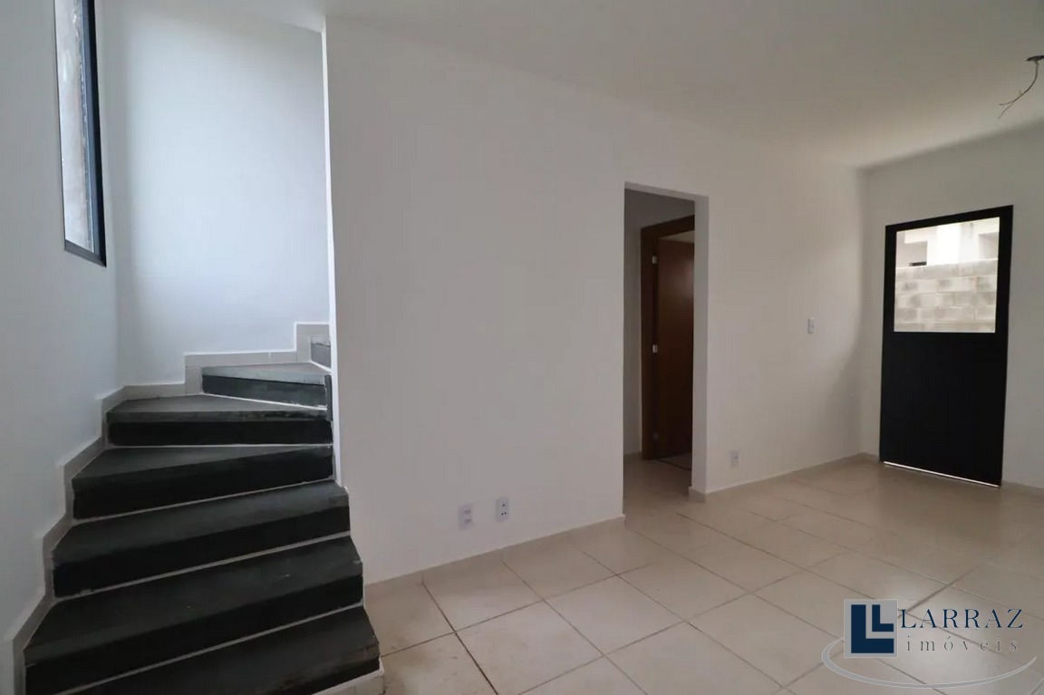 Casa, 2 quartos, 65 m² - Foto 1