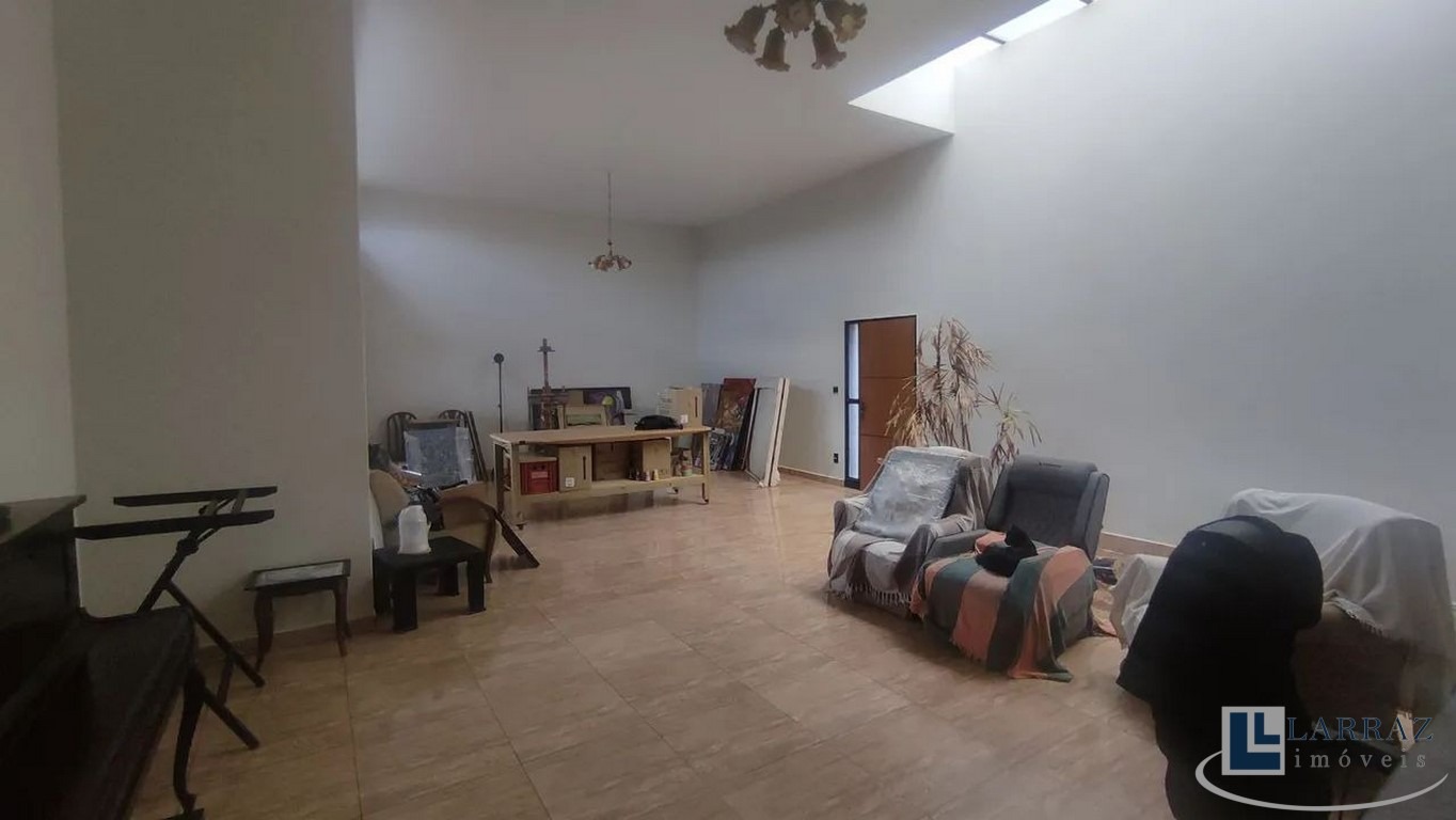 Casa, 5 quartos, 325 m² - Foto 2
