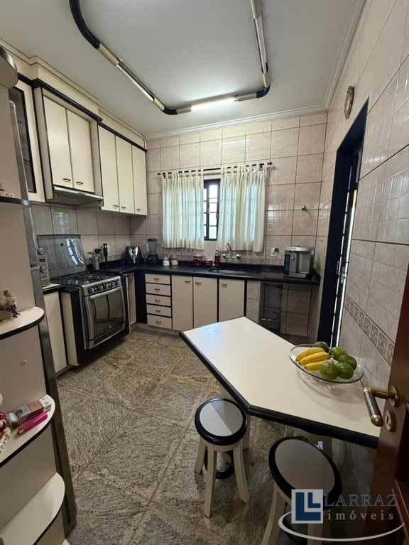 Casa, 3 quartos, 260 m² - Foto 9