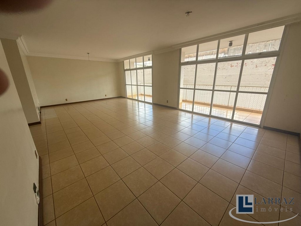 Apartamento, 3 quartos, 210 m² - Foto 2