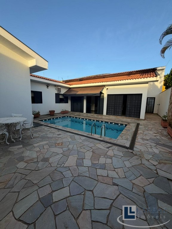 Casa, 3 quartos, 260 m² - Foto 1