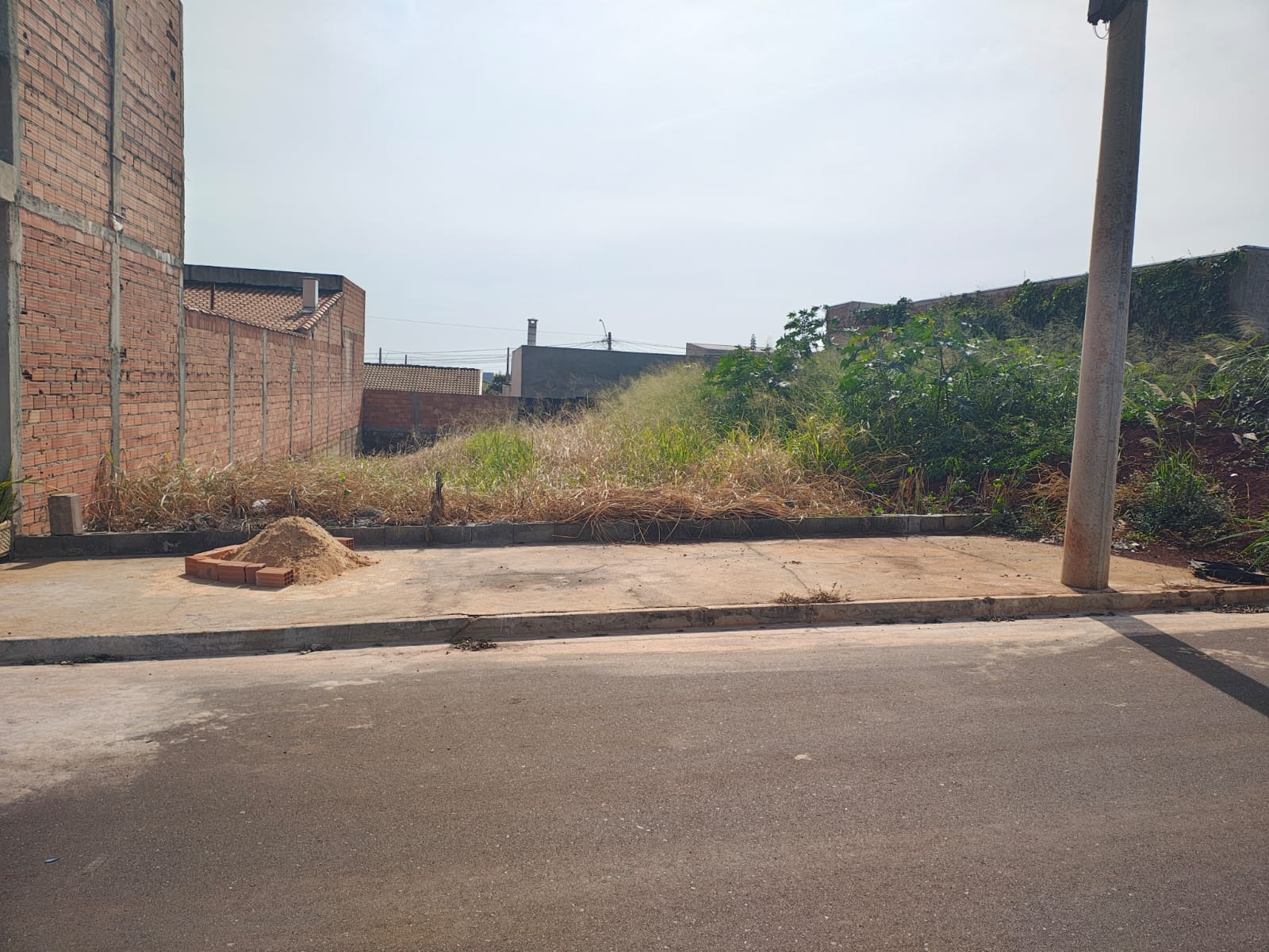 Loteamento e Condomínio, 207 m² - Foto 1