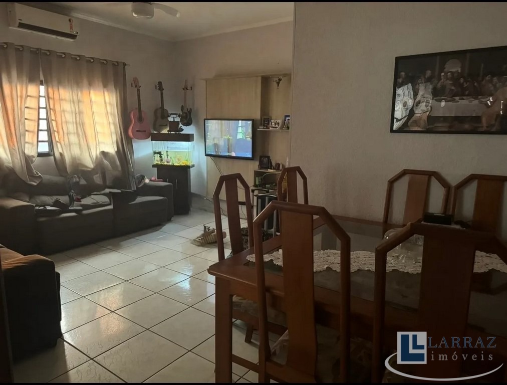 Casa, 3 quartos, 121 m² - Foto 1