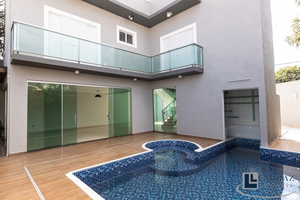 Casa, 4 quartos, 255 m² - Foto 1