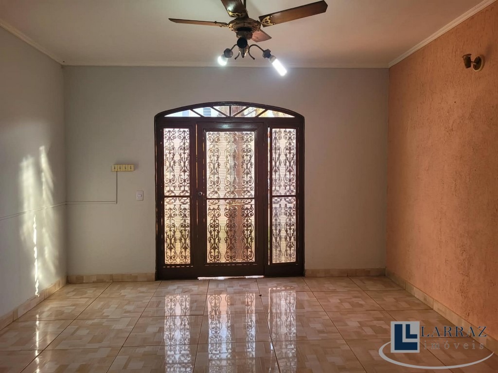 Casa, 3 quartos, 200 m² - Foto 2