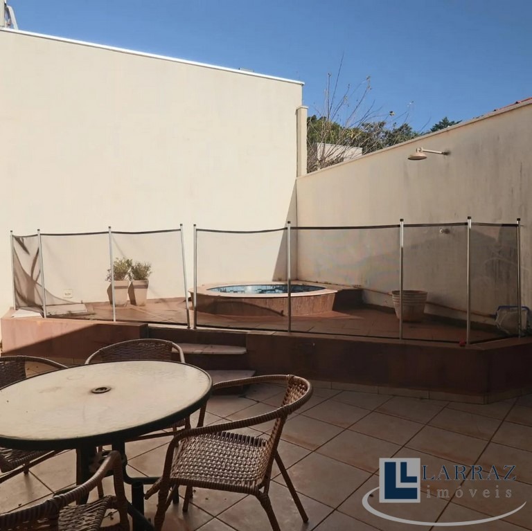 Casa, 3 quartos, 159 m² - Foto 1