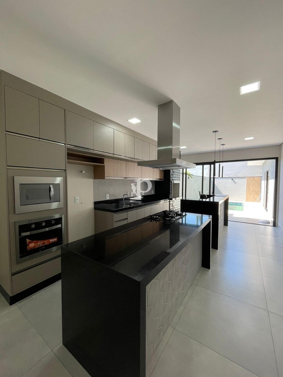 Casa à venda com 3 quartos, 300m² - Foto 6