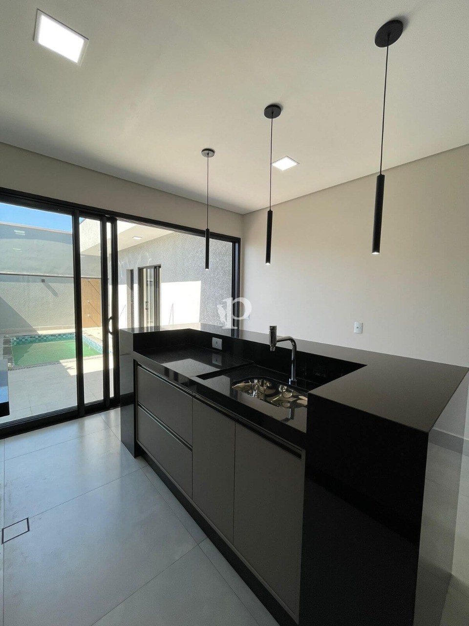Casa à venda com 3 quartos, 300m² - Foto 7