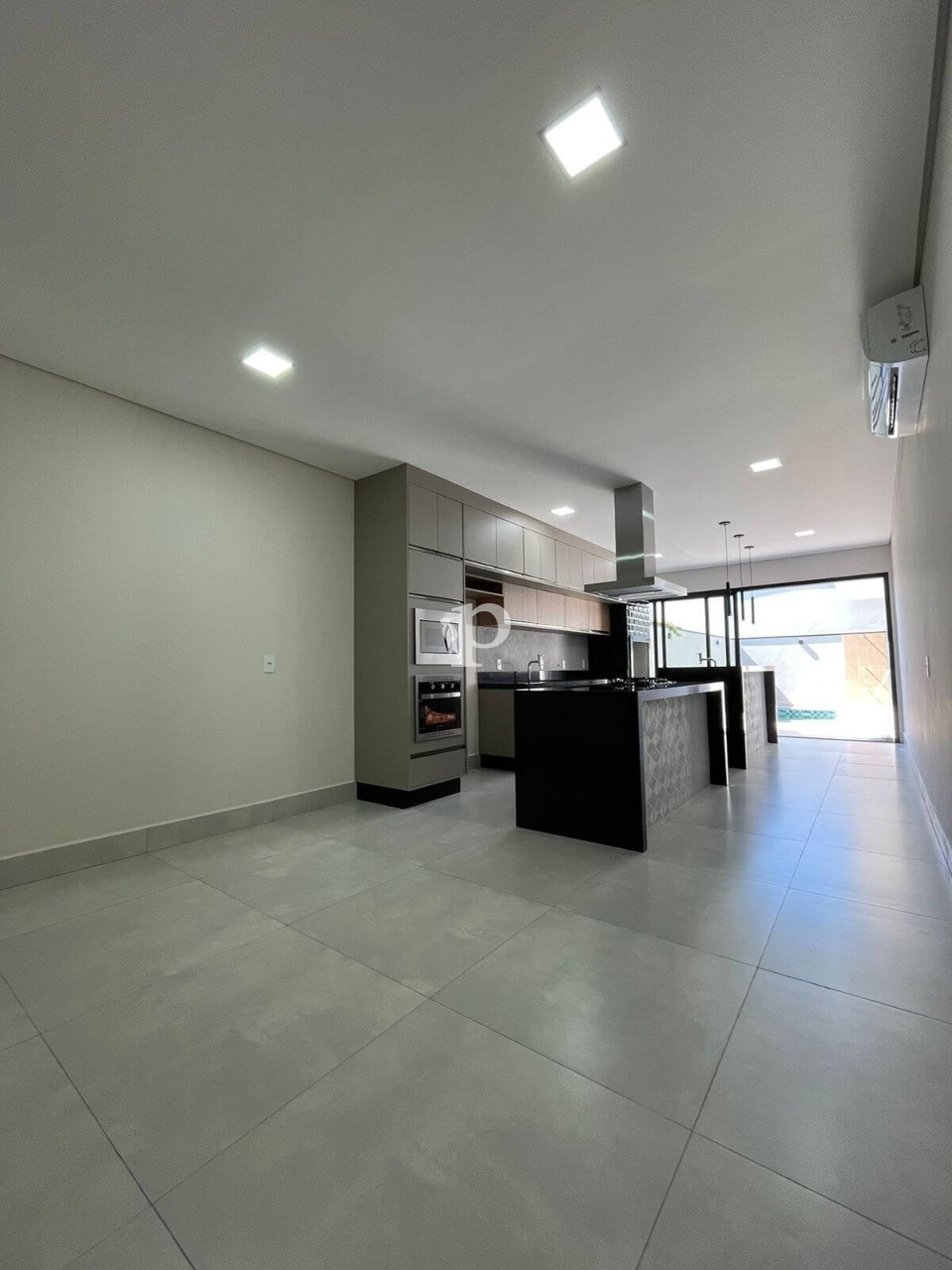 Casa à venda com 3 quartos, 300m² - Foto 4