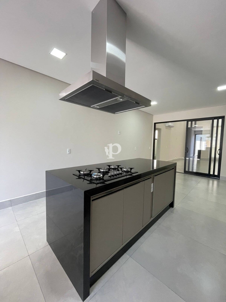 Casa à venda com 3 quartos, 300m² - Foto 30