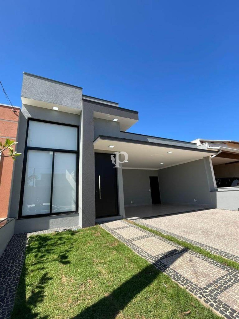 Casa à venda com 3 quartos, 300m² - Foto 2
