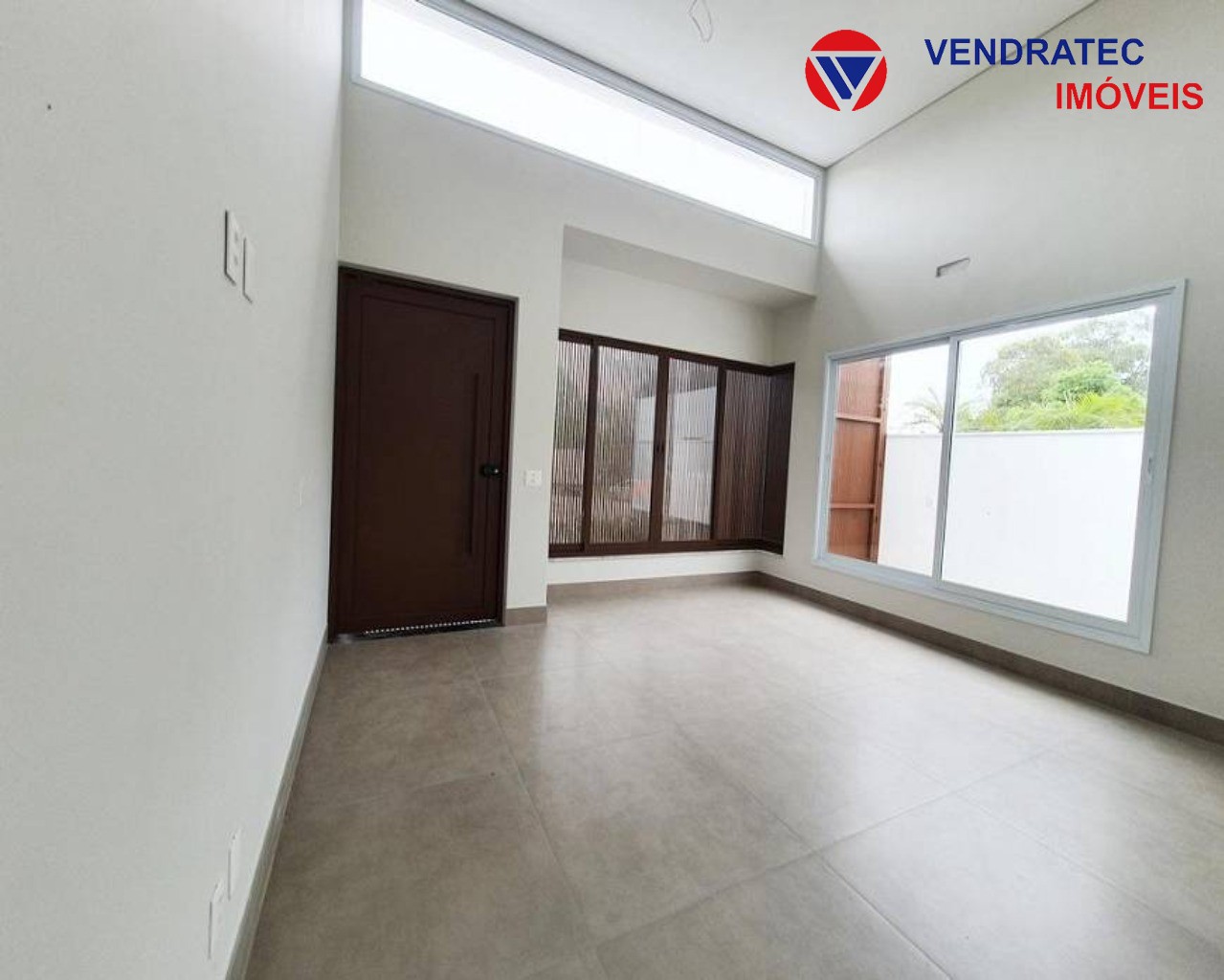 Casa à venda com 3 quartos, 210m² - Foto 2