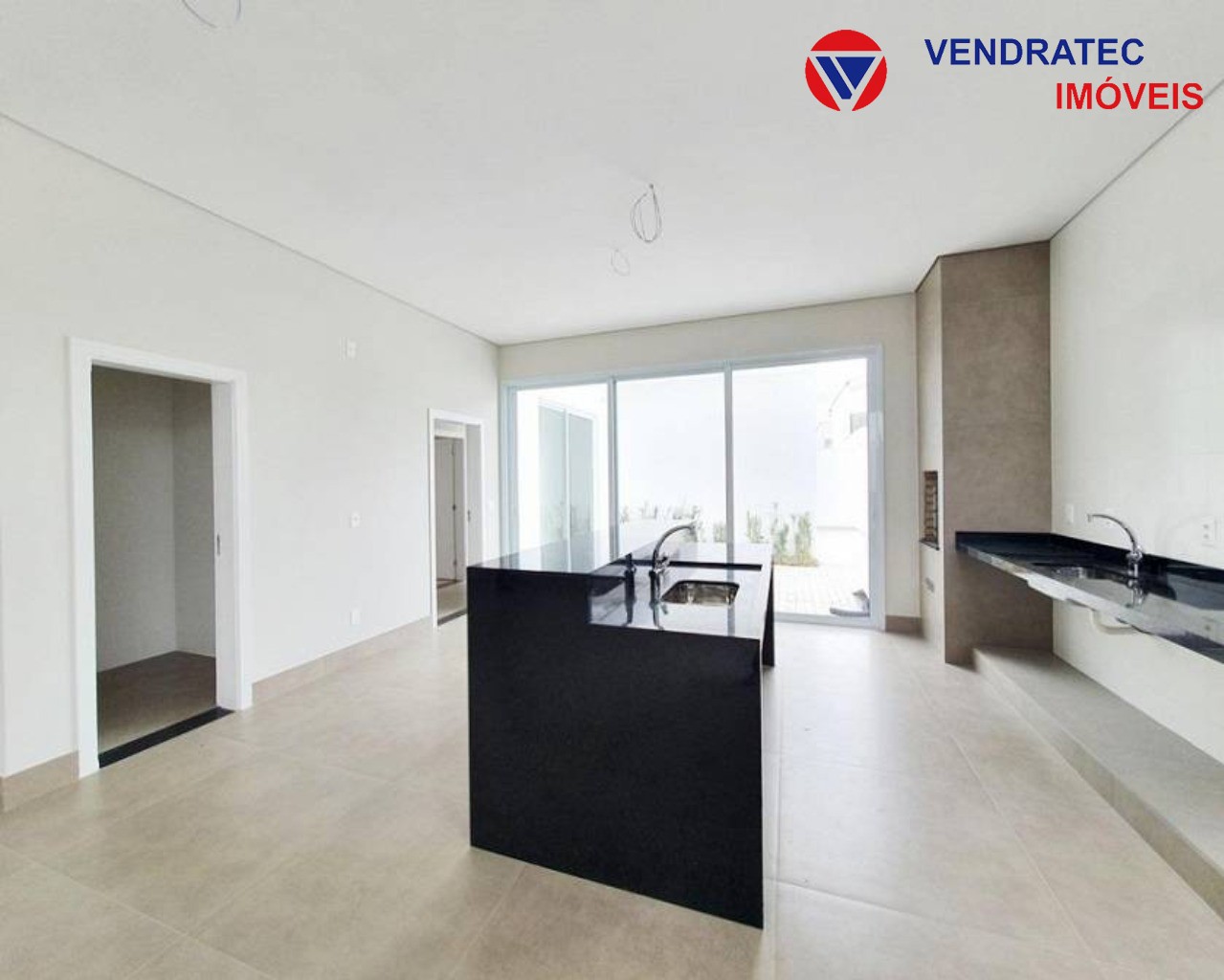 Casa à venda com 3 quartos, 210m² - Foto 4