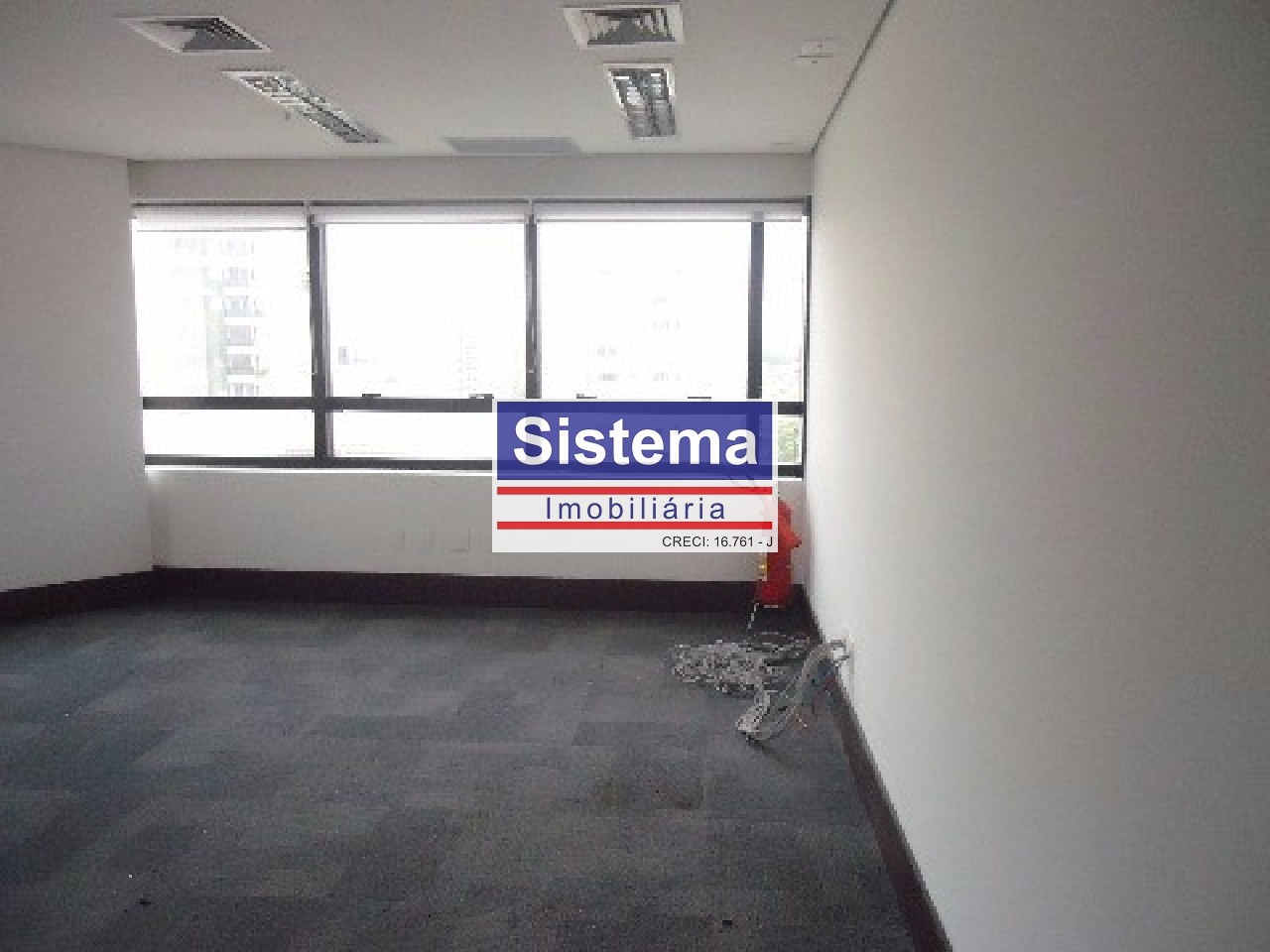 Conjunto Comercial / Sala  para aluguel, 40m² — foto 1 de 16