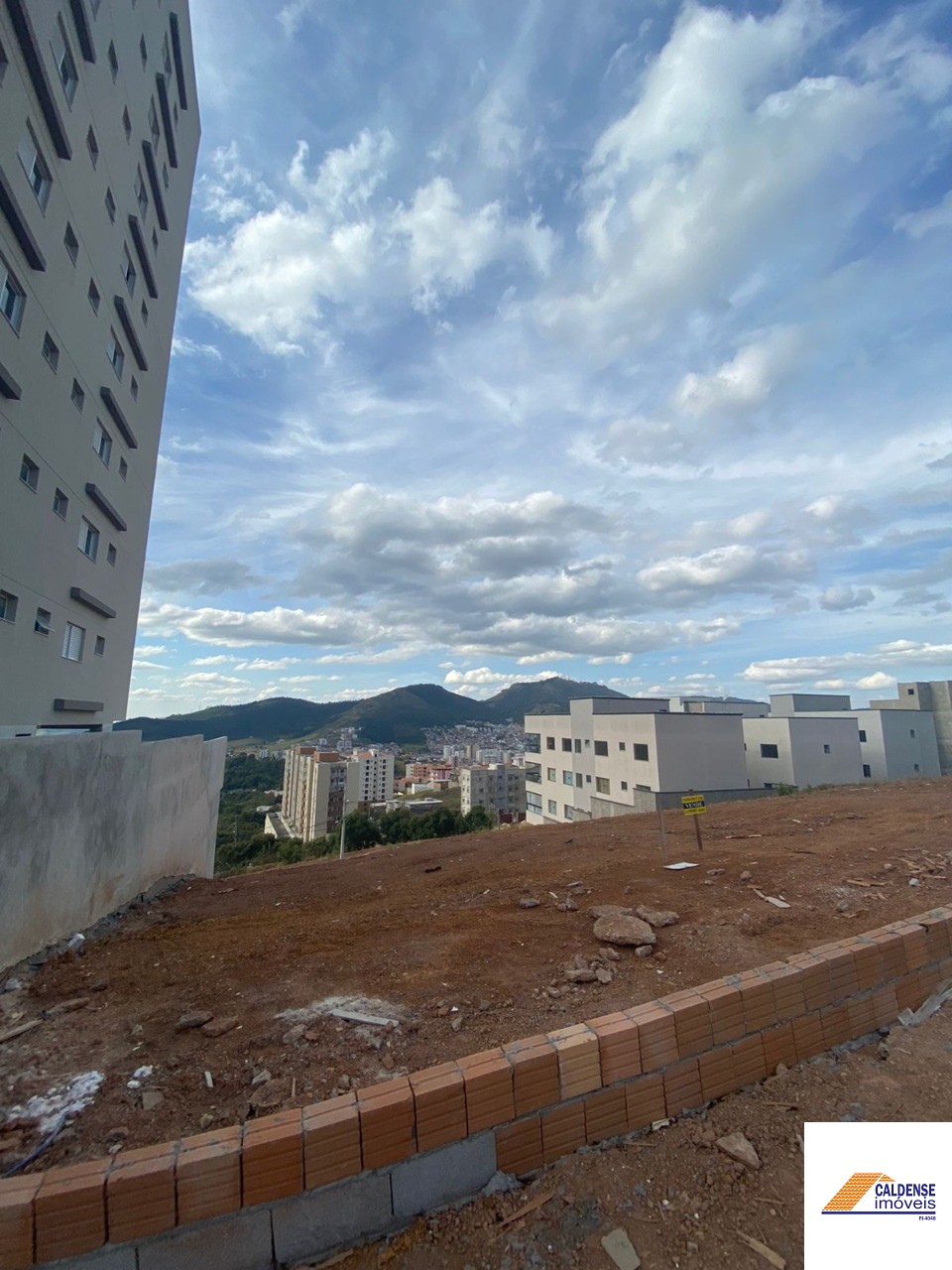 Loteamento e Condomínio, 300 m² - Foto 1