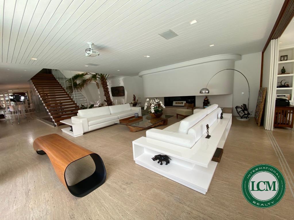 CASA RESIDENCIAL em Barueri - SP, Alphaville